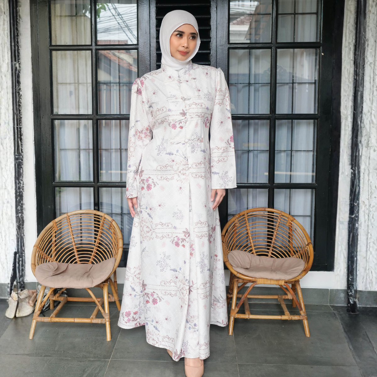 Elara Pearl White